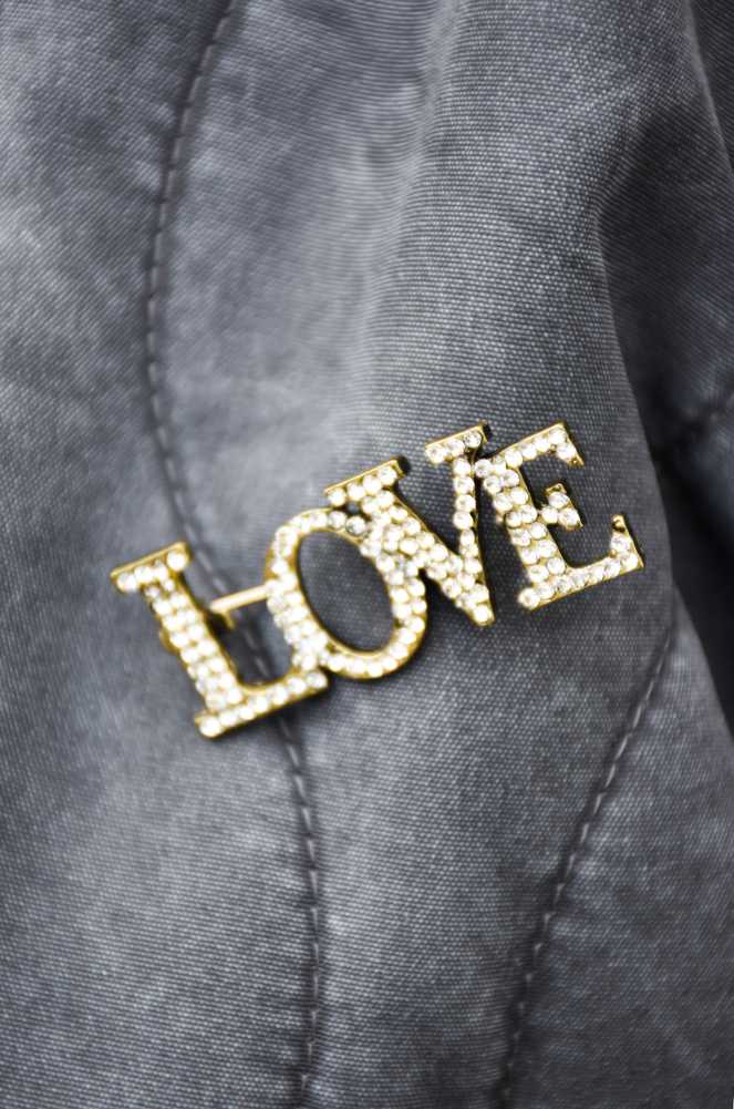 Broche Strass Love LOLA Noho - 1